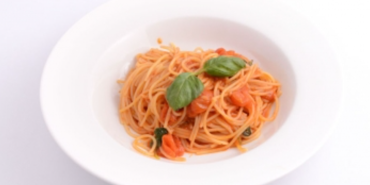 Spaghetti with Fresh Tomatoes and Basil